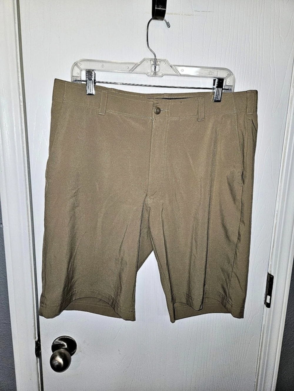 Ben Hogan Men's Flat Front Shorts Khaki Size 36 Like New